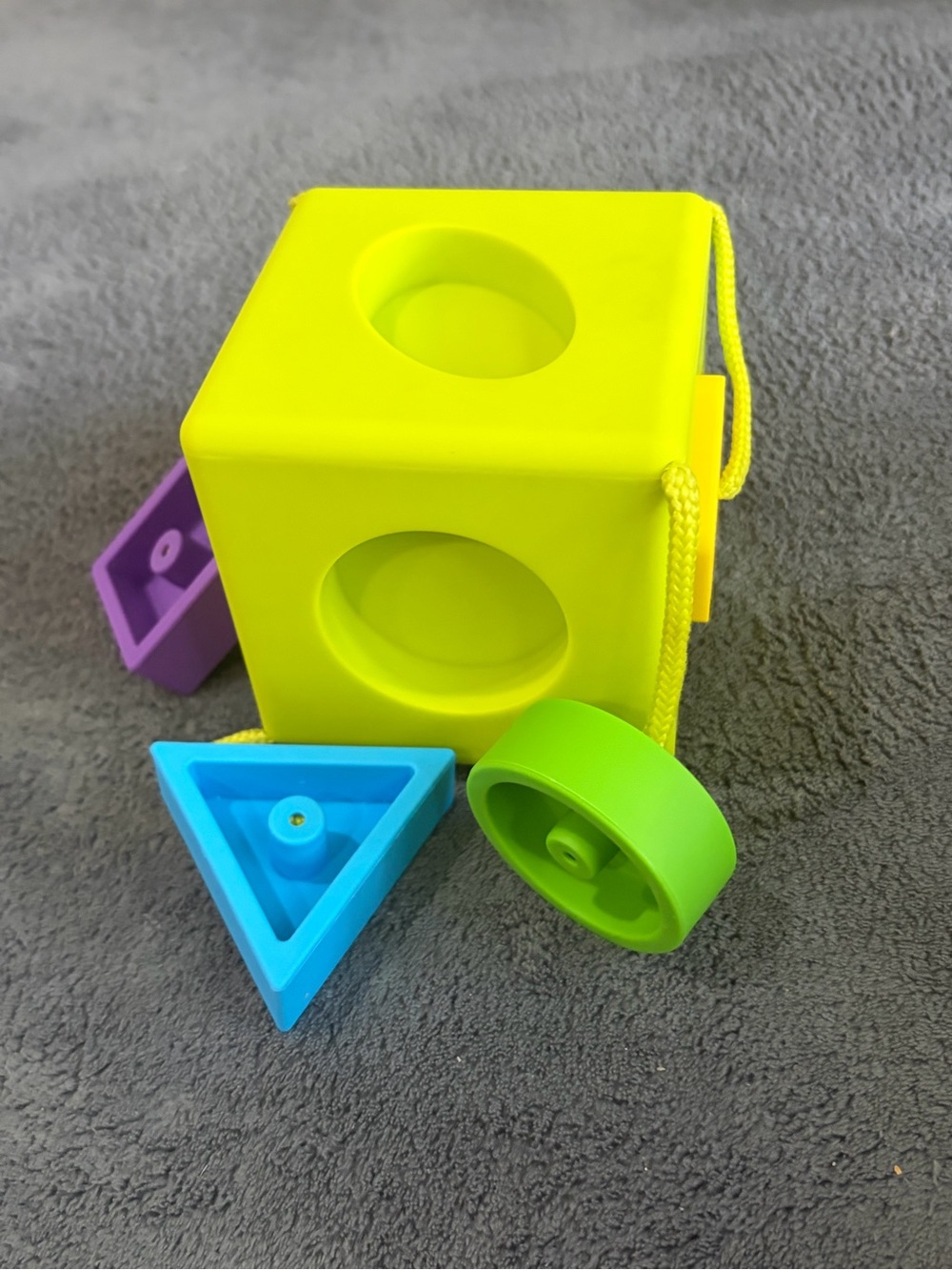 Fat Brain Oombee Cube - Picture 2 of 5